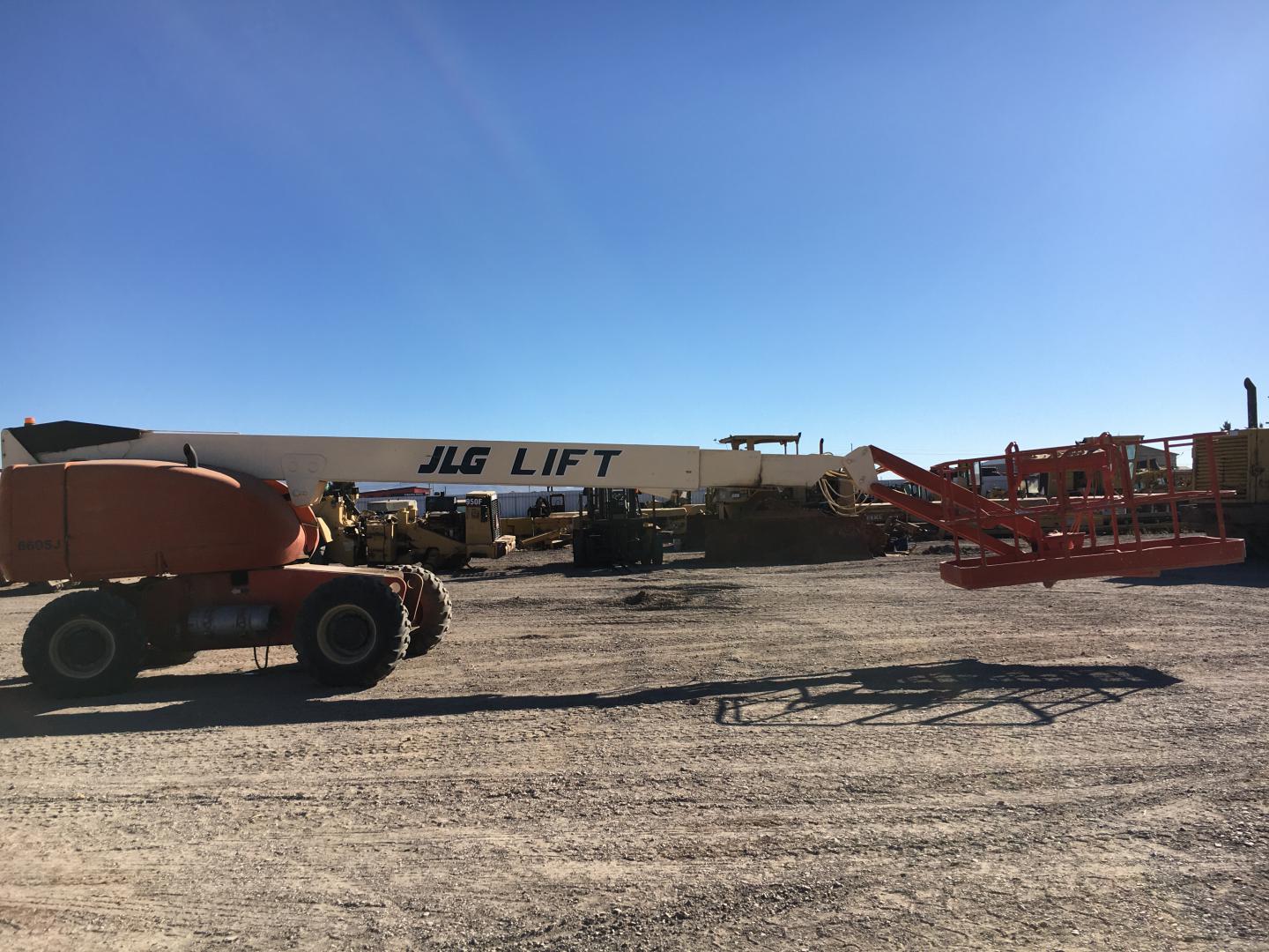 ASCENSOR TIPO CANASTILLA JLG 660SJ